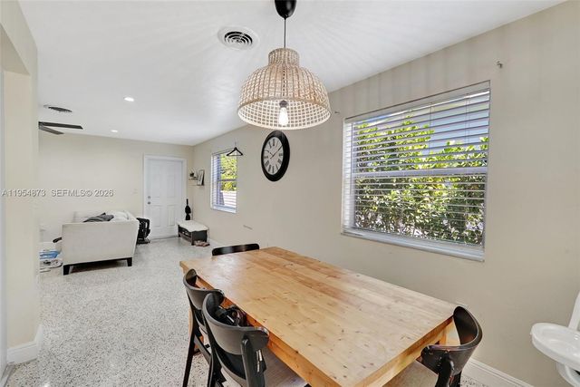 2470-2472 NE 182nd Ter, North Miami Beach, FL 33160