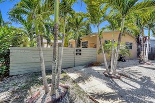 2470-2472 NE 182nd Ter, North Miami Beach, FL 33160