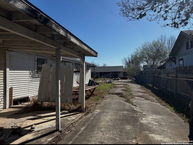 916 SW 39th, San Antonio, TX 78237