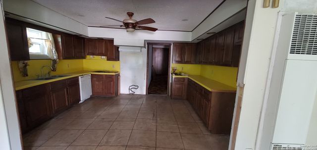 916 SW 39th, San Antonio, TX 78237