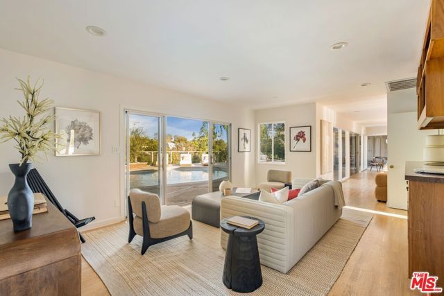 600 Hanley Place, Los Angeles, CA 90049