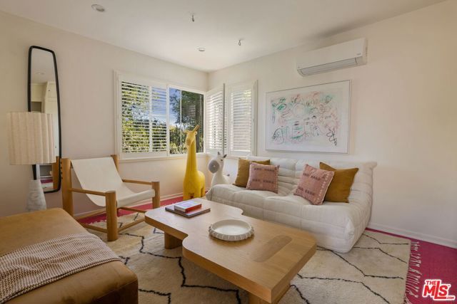 600 Hanley Place, Los Angeles, CA 90049