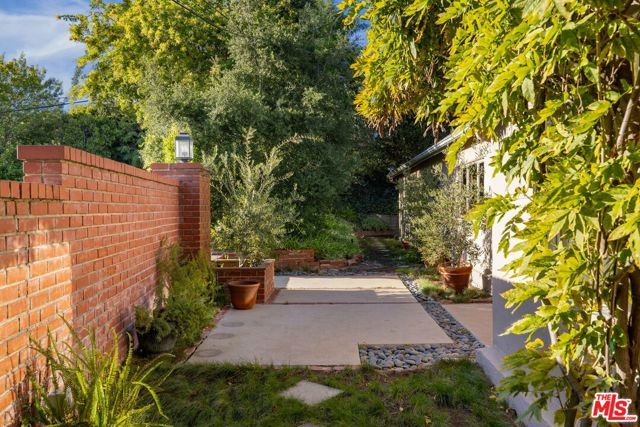 600 Hanley Place, Los Angeles, CA 90049