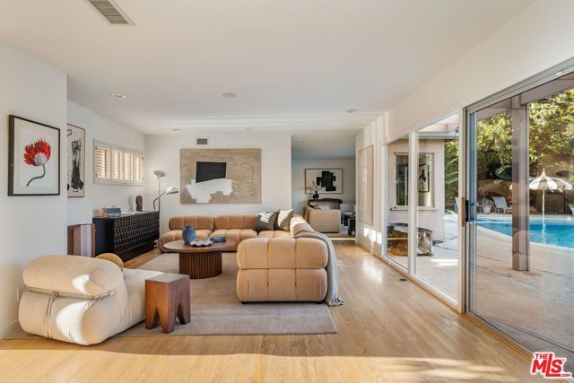 600 Hanley Place, Los Angeles, CA 90049