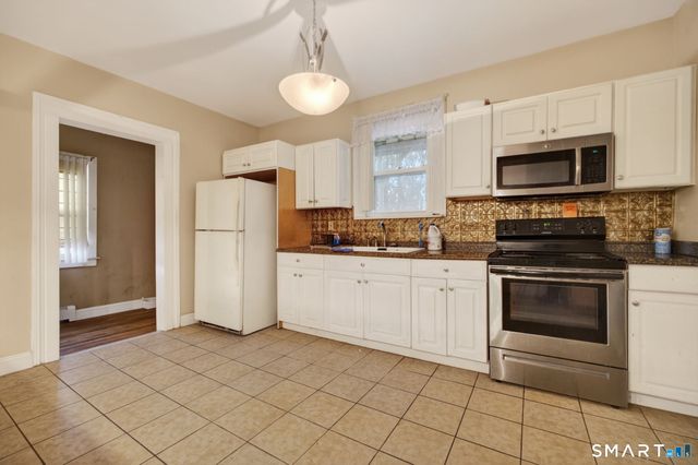 670 Hanover Road, Meriden, CT 06451