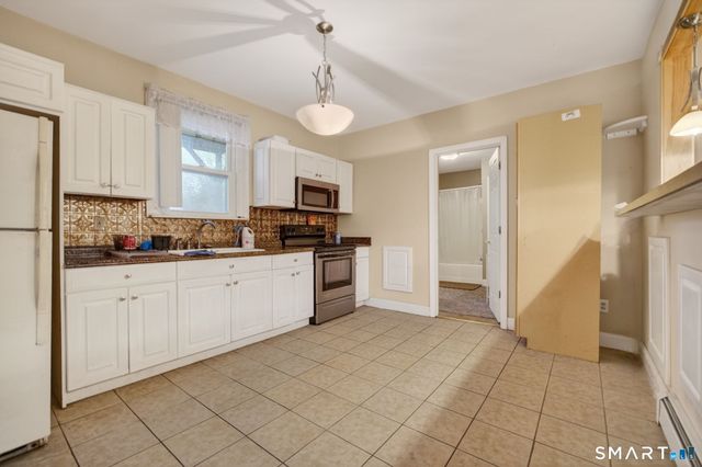 670 Hanover Road, Meriden, CT 06451