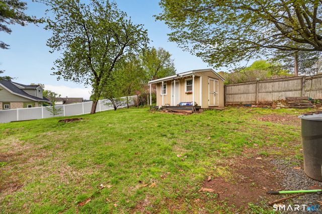 670 Hanover Road, Meriden, CT 06451