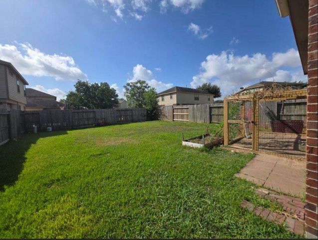 18611 White Ash Ln, Cypress, TX 77433