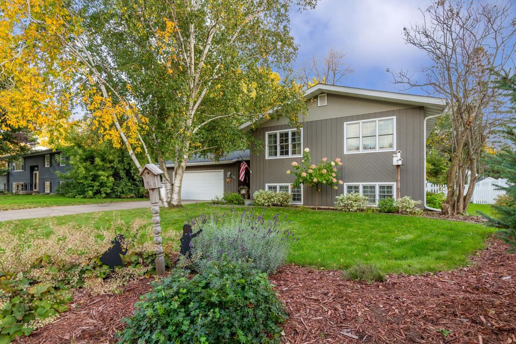 836 Woodley Street E, Northfield, MN 55057 — exterior