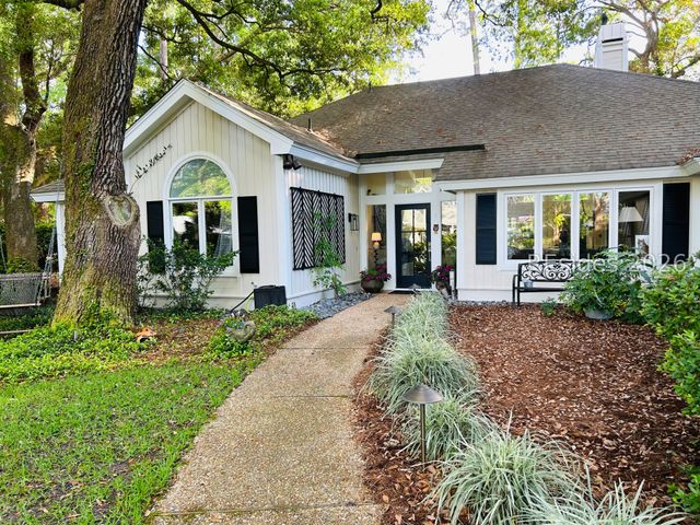 8 Bent Tree Ln, Hilton Head Island, SC 29926