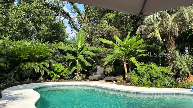 8 Bent Tree Ln, Hilton Head Island, SC 29926