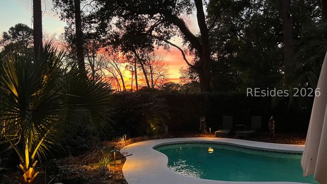 8 Bent Tree Ln, Hilton Head Island, SC 29926