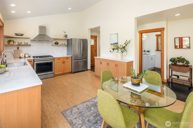 5862 Noon Road, Bellingham, WA 98226