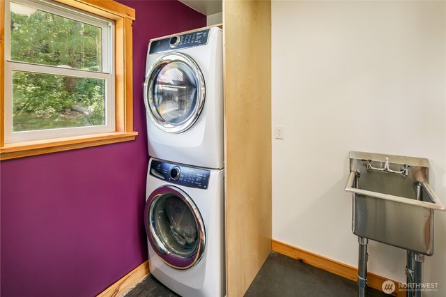 5862 Noon Road, Bellingham, WA 98226