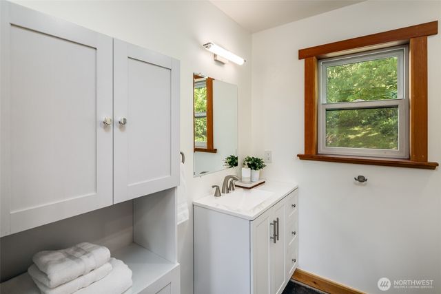 5862 Noon Road, Bellingham, WA 98226