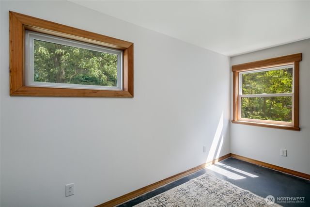 5862 Noon Road, Bellingham, WA 98226