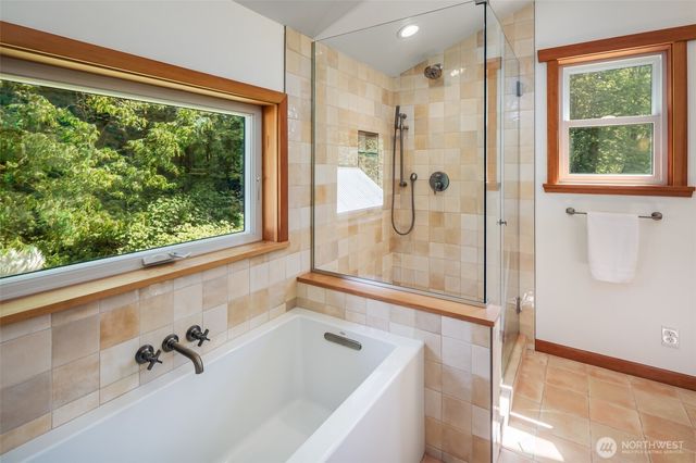 5862 Noon Road, Bellingham, WA 98226