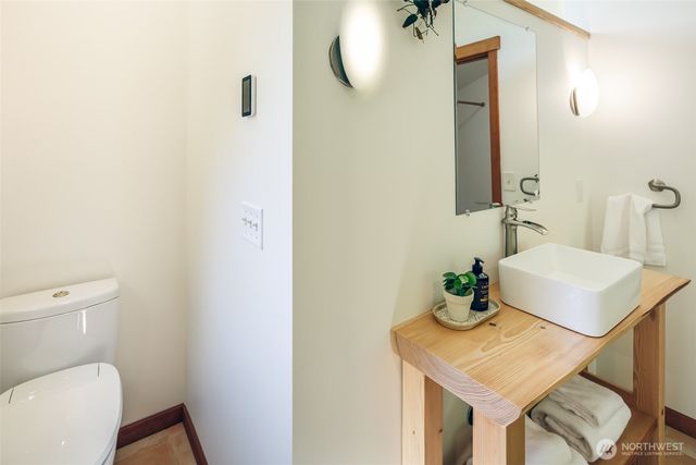 5862 Noon Road, Bellingham, WA 98226
