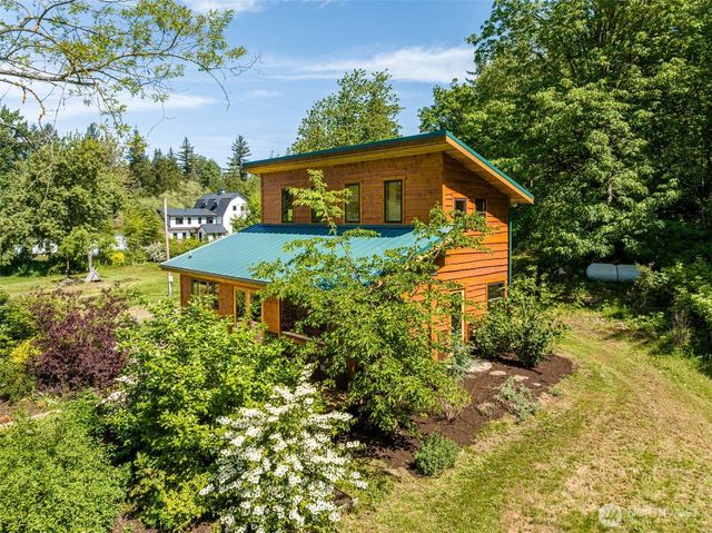 5862 Noon Road, Bellingham, WA 98226