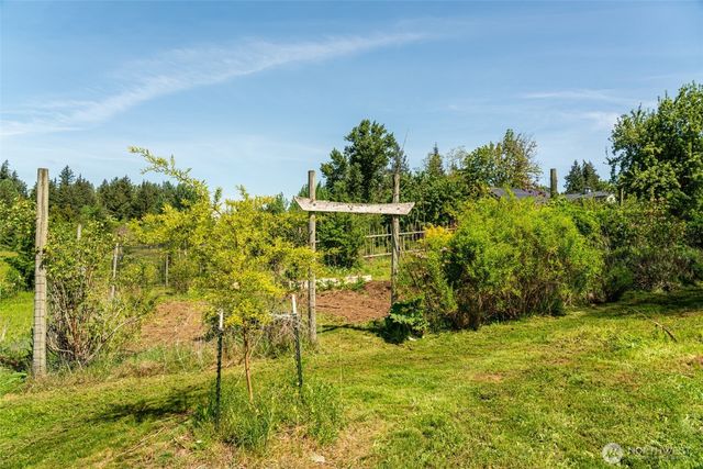 5862 Noon Road, Bellingham, WA 98226
