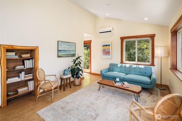 5862 Noon Road, Bellingham, WA 98226