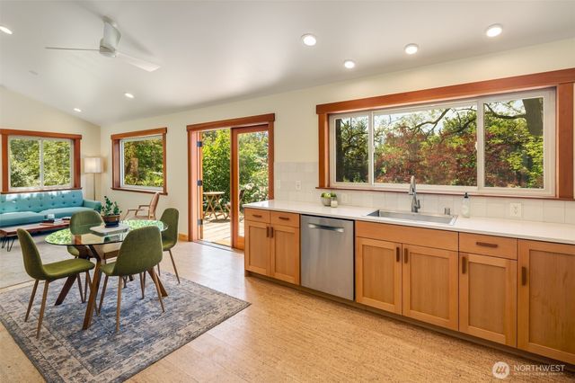 5862 Noon Road, Bellingham, WA 98226