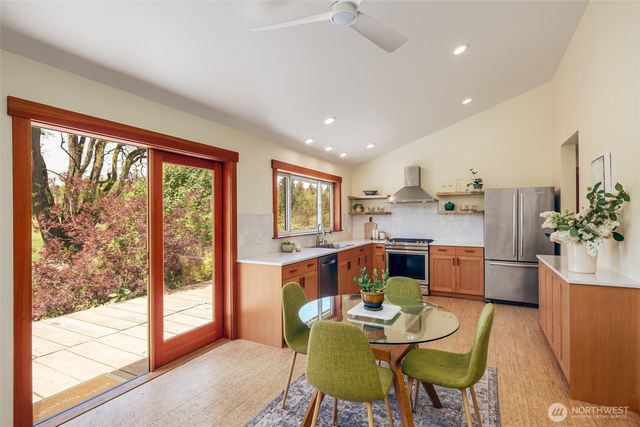 5862 Noon Road, Bellingham, WA 98226