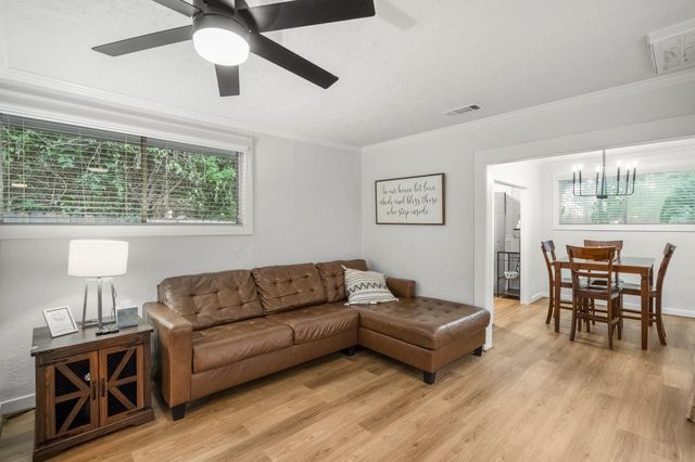 206 Murray Street, Conroe, TX 77301