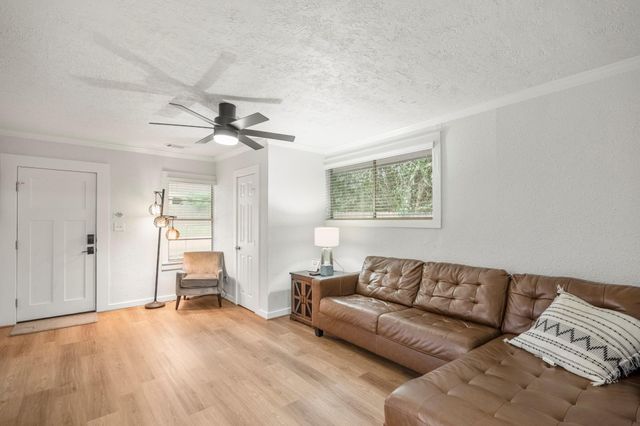 206 Murray Street, Conroe, TX 77301