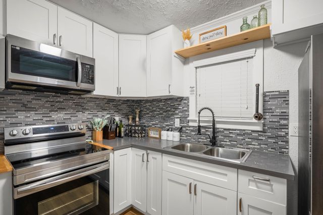 206 Murray Street, Conroe, TX 77301