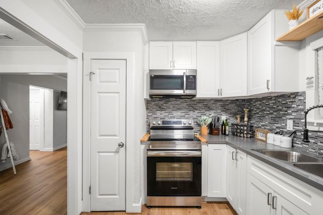 206 Murray Street, Conroe, TX 77301
