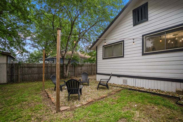 206 Murray Street, Conroe, TX 77301