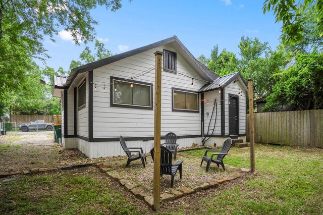 206 Murray Street, Conroe, TX 77301