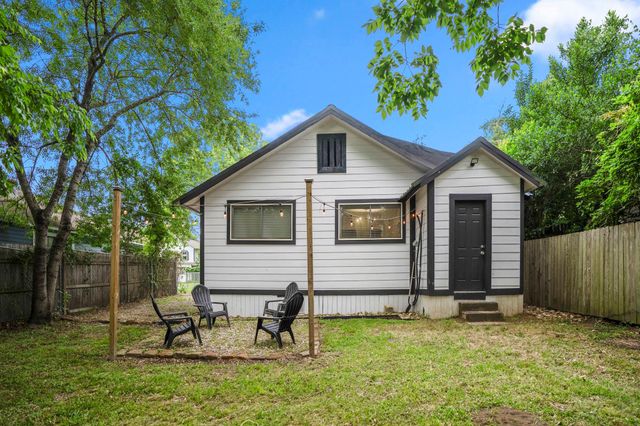 206 Murray Street, Conroe, TX 77301
