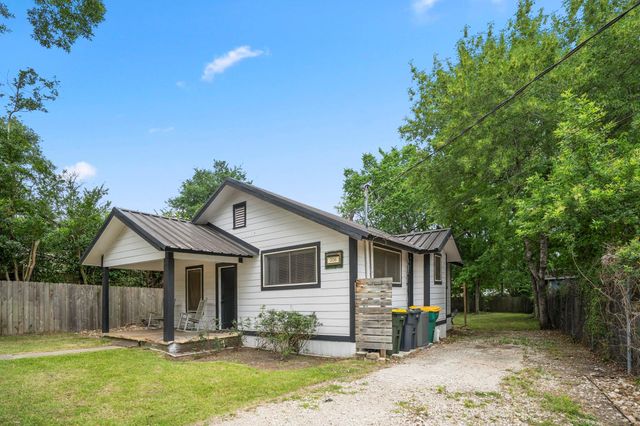 206 Murray Street, Conroe, TX 77301