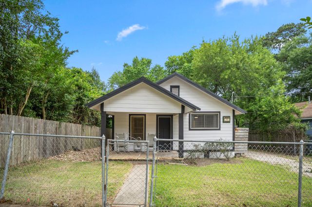 206 Murray Street, Conroe, TX 77301