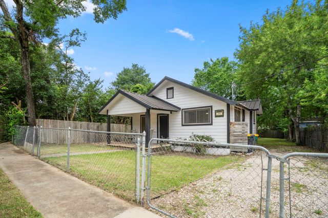 206 Murray Street, Conroe, TX 77301