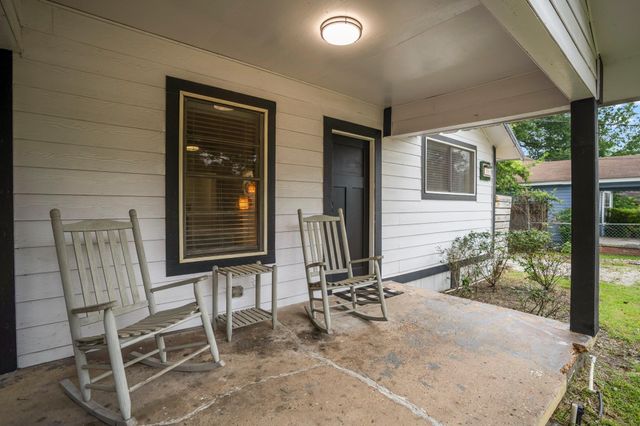 206 Murray Street, Conroe, TX 77301