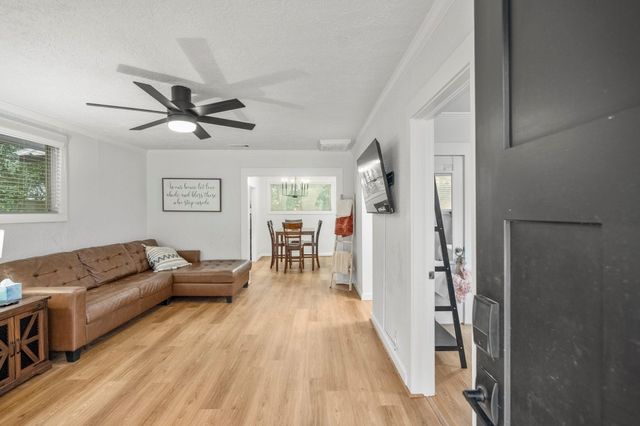 206 Murray Street, Conroe, TX 77301