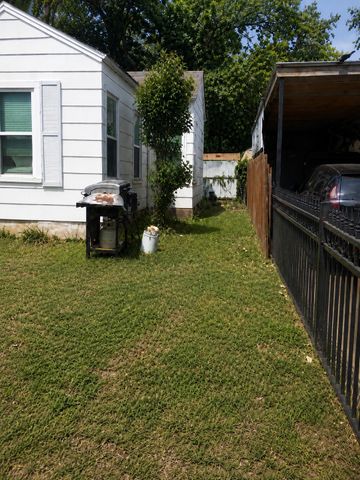 3109 Mt Vernon Avenue, Fort Worth, TX 76103