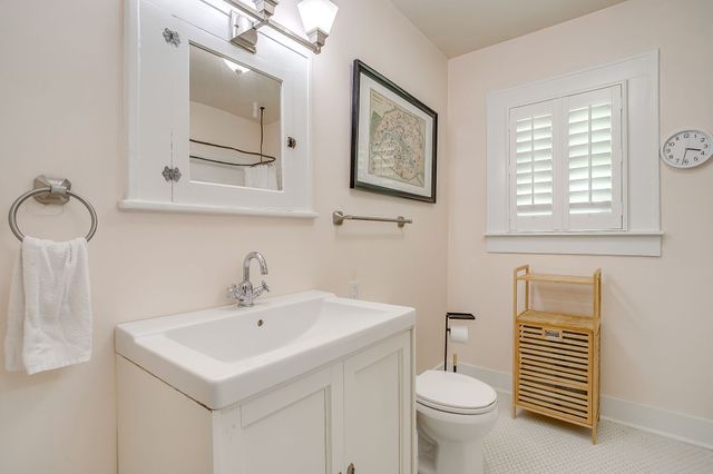2200 W Magnolia Avenue, Fort Worth, TX 76110