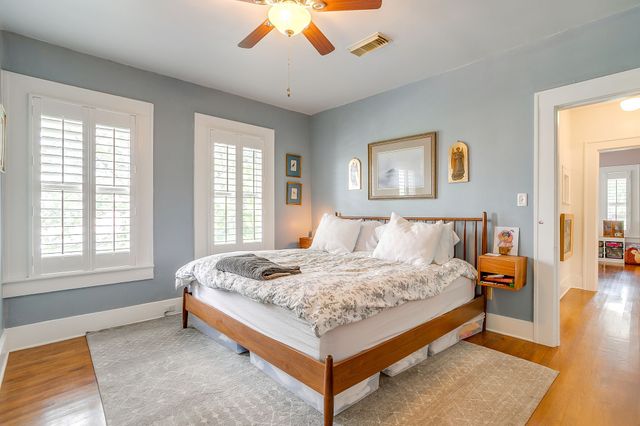 2200 W Magnolia Avenue, Fort Worth, TX 76110