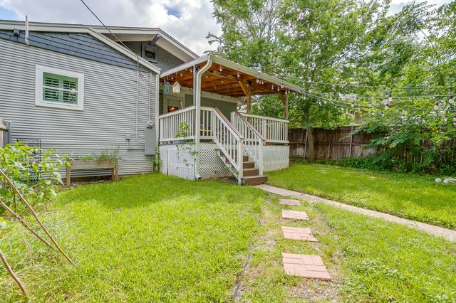 2200 W Magnolia Avenue, Fort Worth, TX 76110