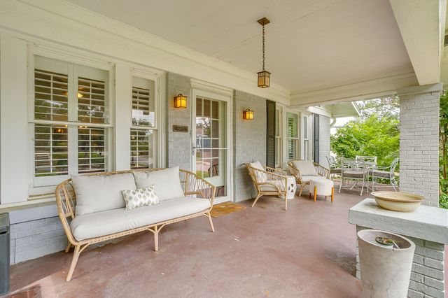 2200 W Magnolia Avenue, Fort Worth, TX 76110