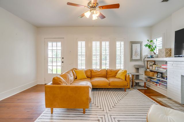 2200 W Magnolia Avenue, Fort Worth, TX 76110