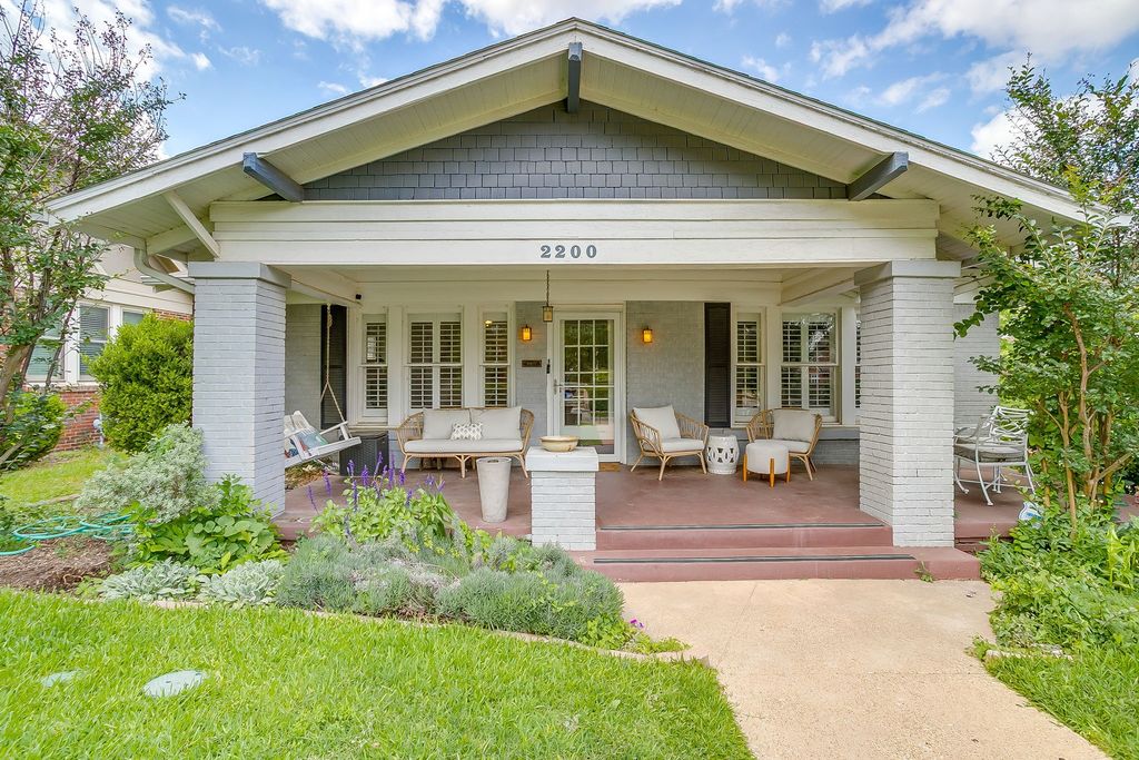 2200 W Magnolia Avenue, Fort Worth, TX 76110