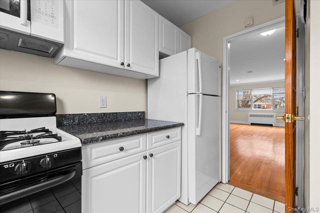 87-18 Marengo Street 2B, Hollis, NY 11423