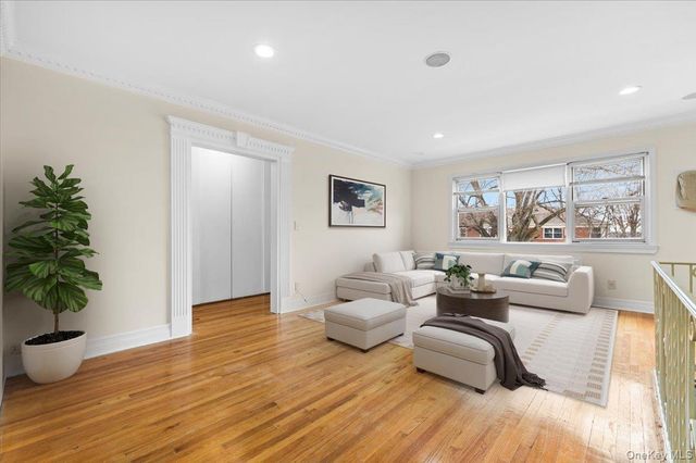 87-18 Marengo Street 2B, Hollis, NY 11423