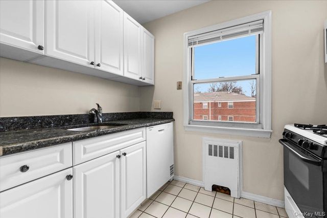 87-18 Marengo Street 2B, Hollis, NY 11423