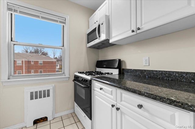 87-18 Marengo Street 2B, Hollis, NY 11423